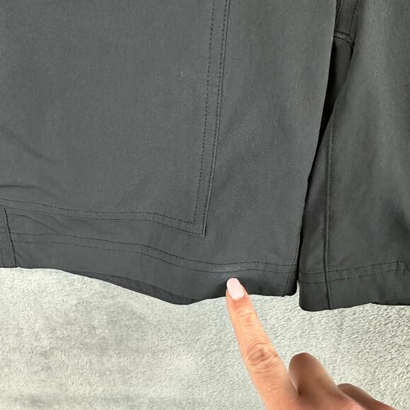 REI Shorts Womens 4 Black Nylon Stretch Pockets Outdoor Hiking Camping Nature - Picture 4 of 13
